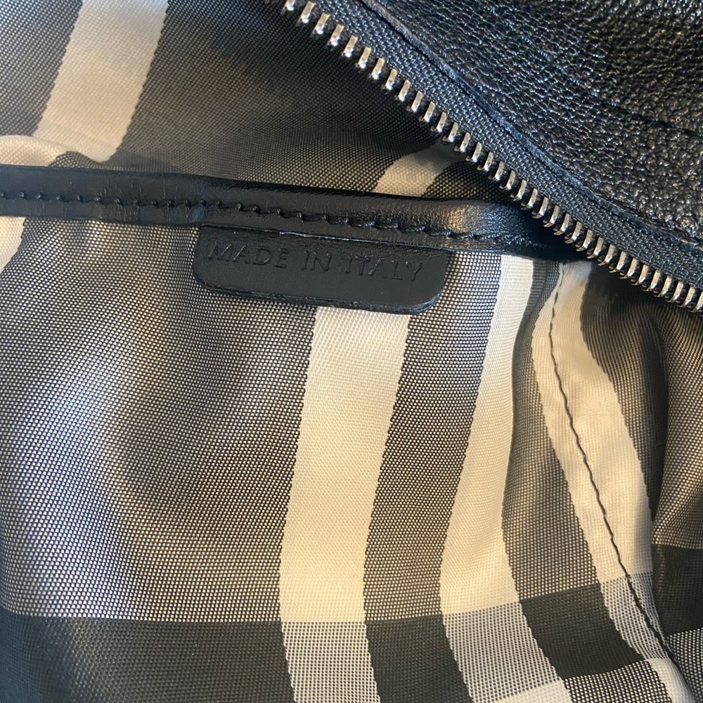 AUTHENTIC Burberry black pebbled leather hobo bag. Luxury like new - Picture 10 of 13